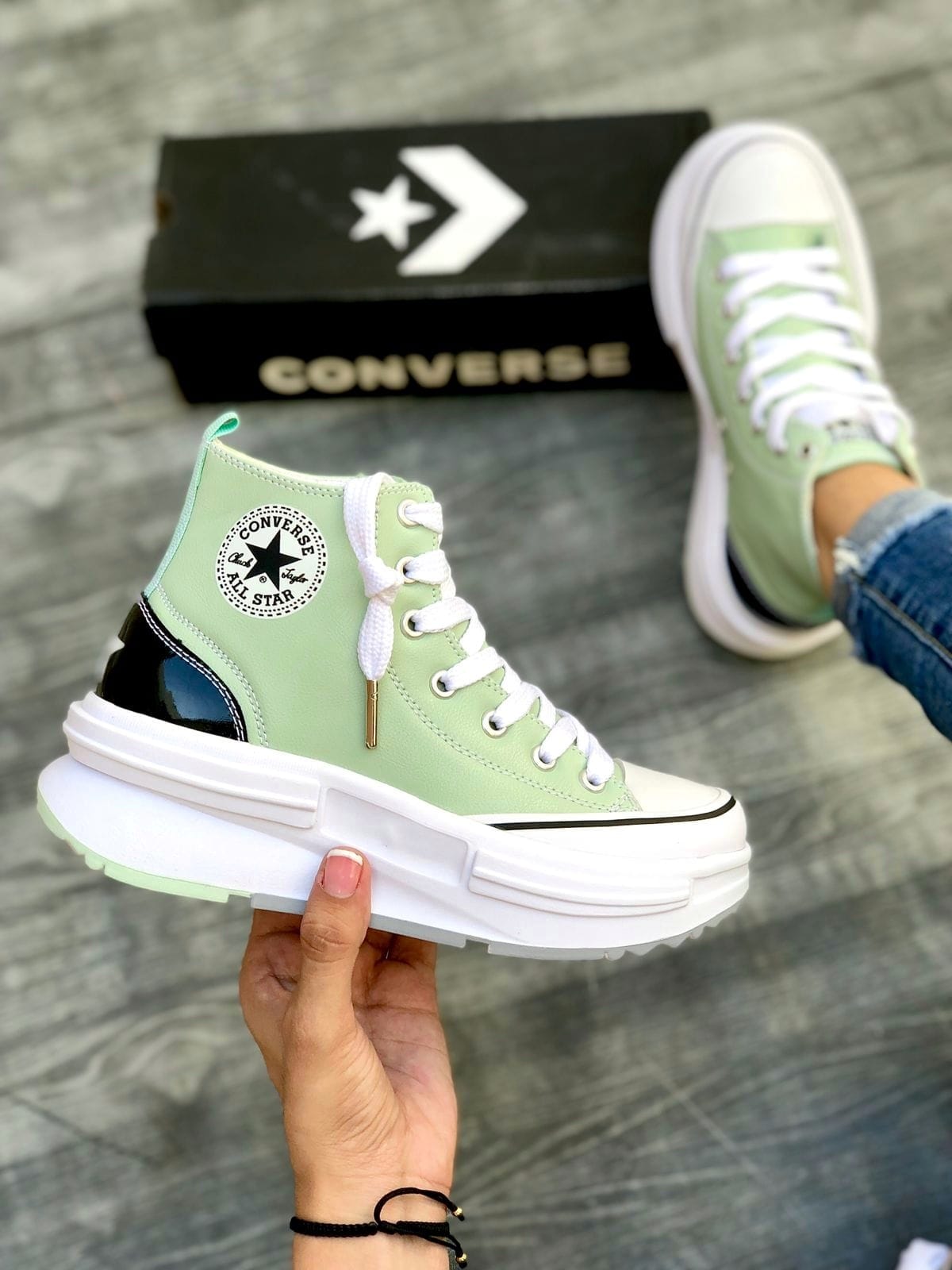 BOTA CONVERSE