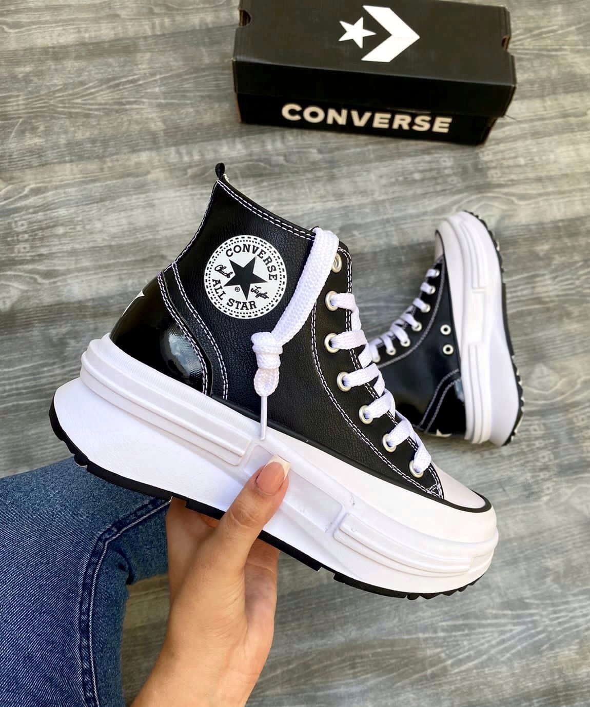 BOTA CONVERSE